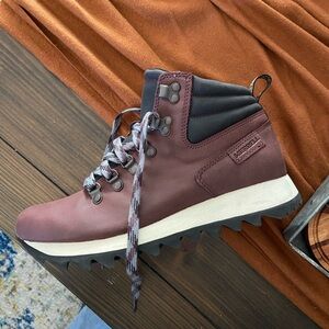 NWOT Merrell Boots